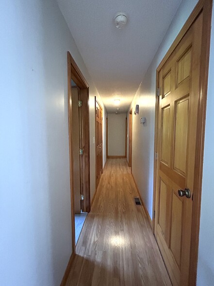 Building Photo - 281 Abbe Rd