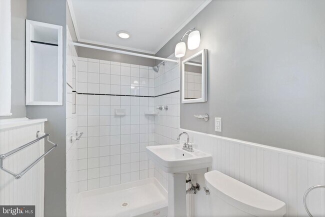 Building Photo - 6610 Bowie Dr