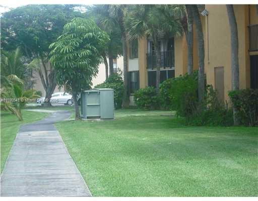 Building Photo - 14415 N Kendall Dr
