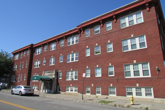 Building Photo - East End Apartments