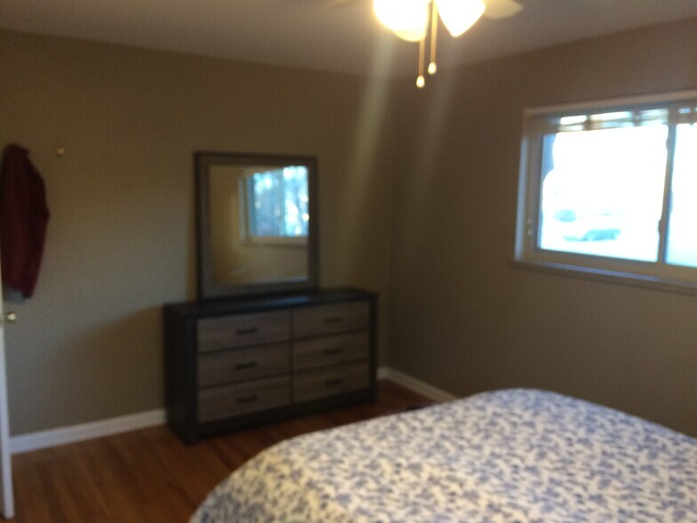 Bedrooms Furnished - 2101 S Ogden St