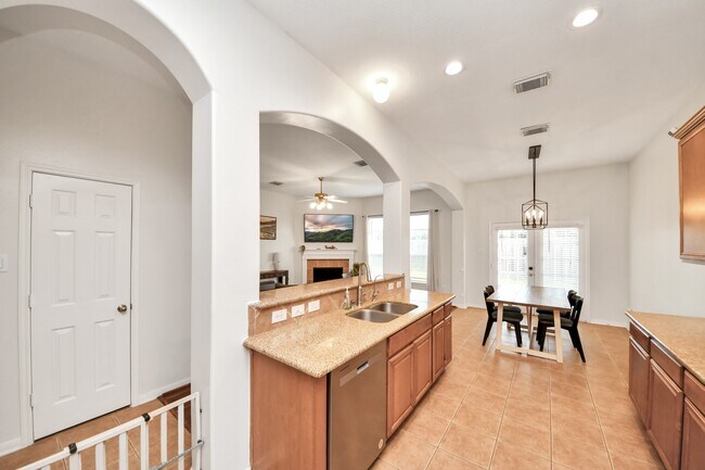Building Photo - 4118 Ferro St