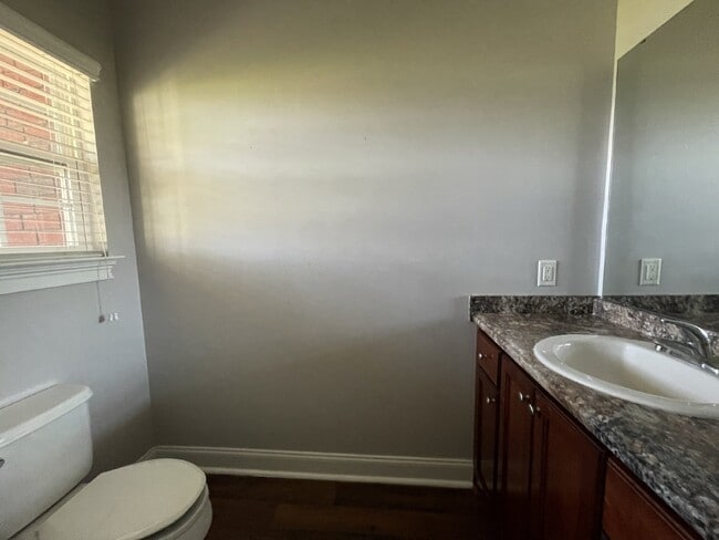 Building Photo - Home For Rent