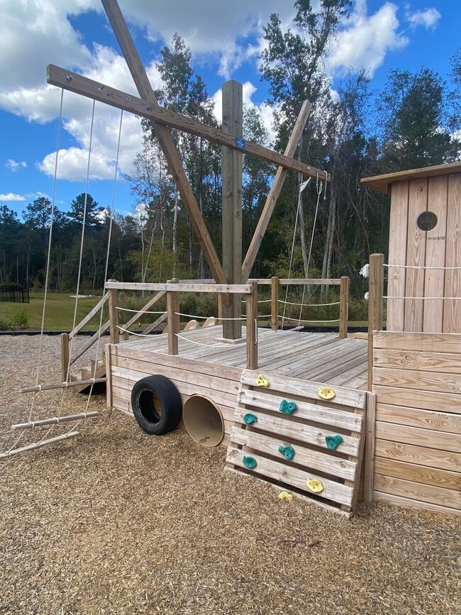 Building Photo - 310 Windmill Dr