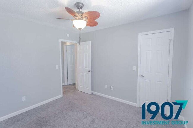 Building Photo - Spacious 4-Bedroom Home in Moore – Stylish Updates & Great Layout!