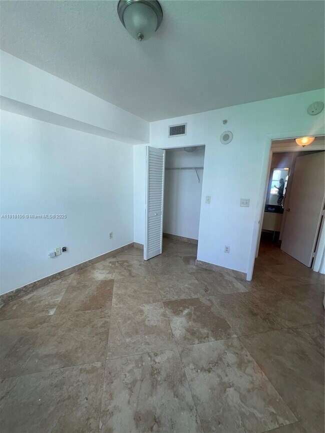 Building Photo - 31 SE 5th St