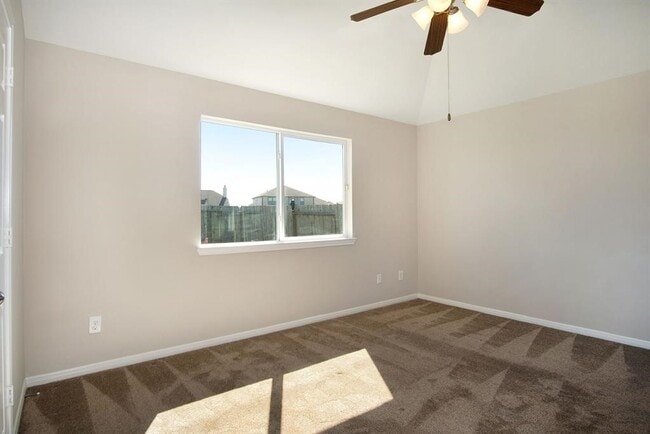 Building Photo - 127 Rodeo Dr
