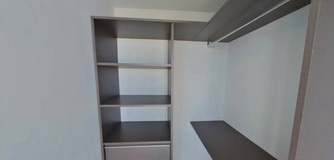 Building Photo - 330 NE 4th St