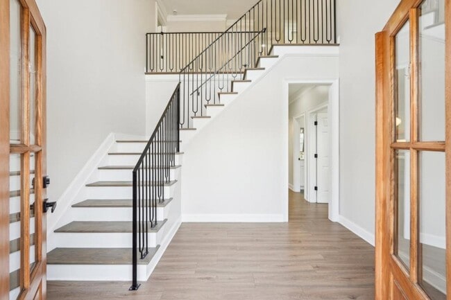 Building Photo - 1600 Spring Arbor Ct