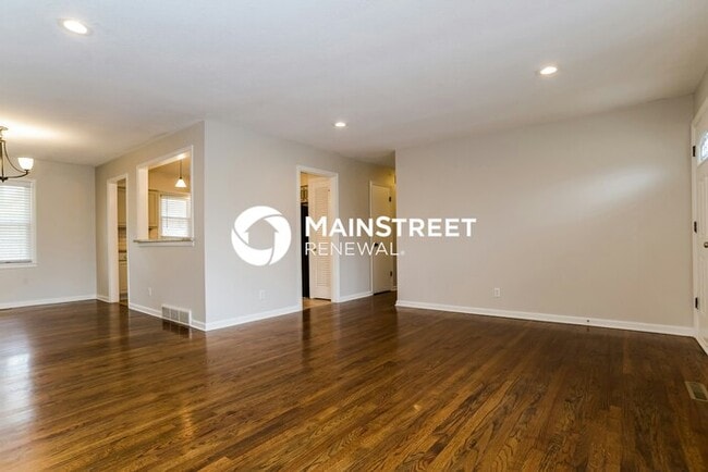 Building Photo - 3 Bedroom Pet-Friendly Home in KANSAS CITY, MO with Main Street Renewal