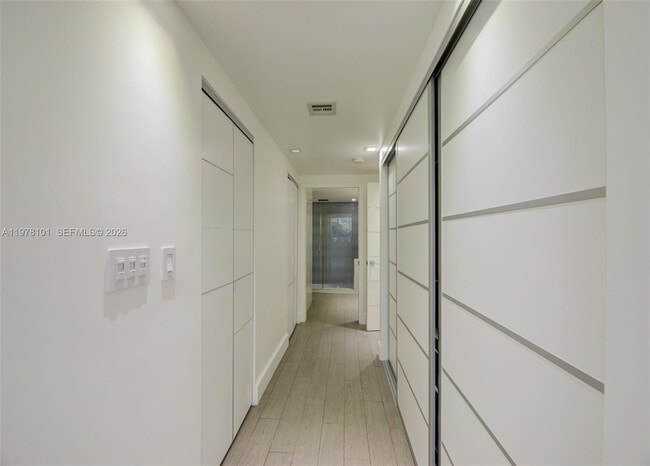 Building Photo - 161 Crandon Blvd