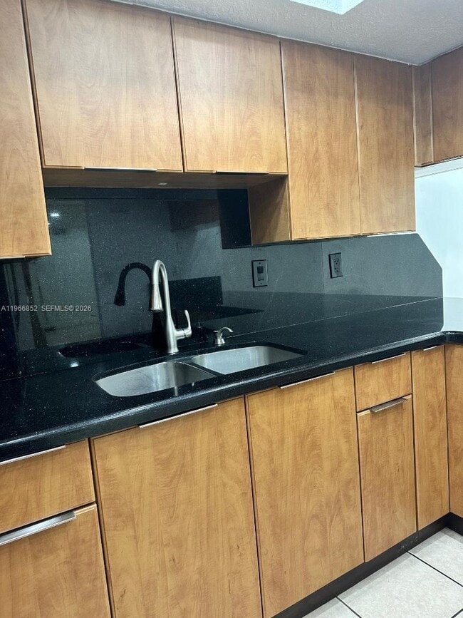 Building Photo - 7205 W 3rd Ave