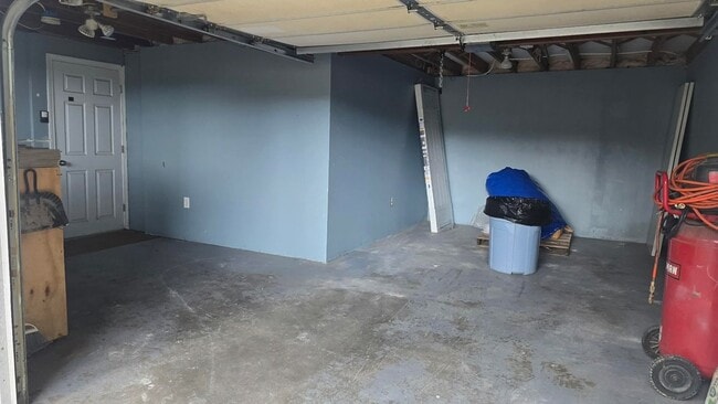 Building Photo - 503 Tolend Rd