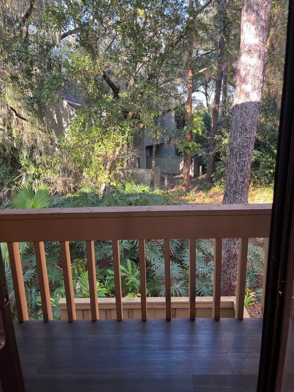 Building Photo - 223 Crown Oaks Way