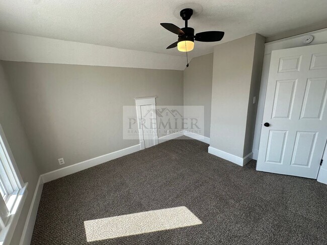 Building Photo - 184 W North St