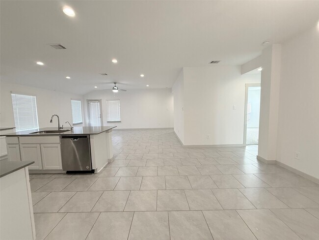 Building Photo - 28930 Yampa Mill Ln