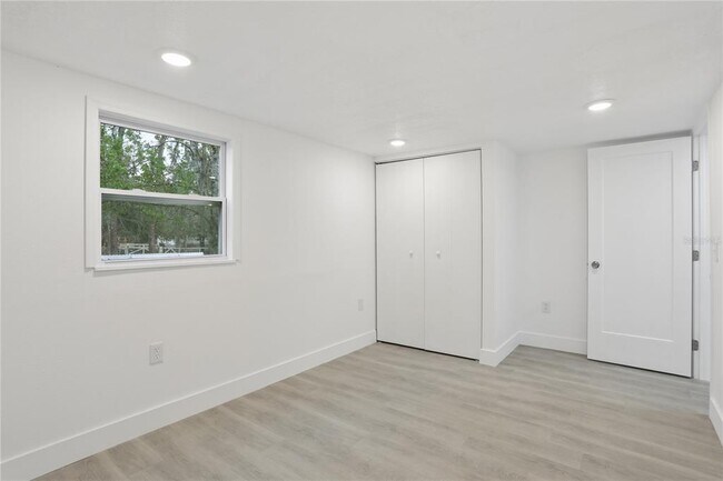 Building Photo - 1605 8th St