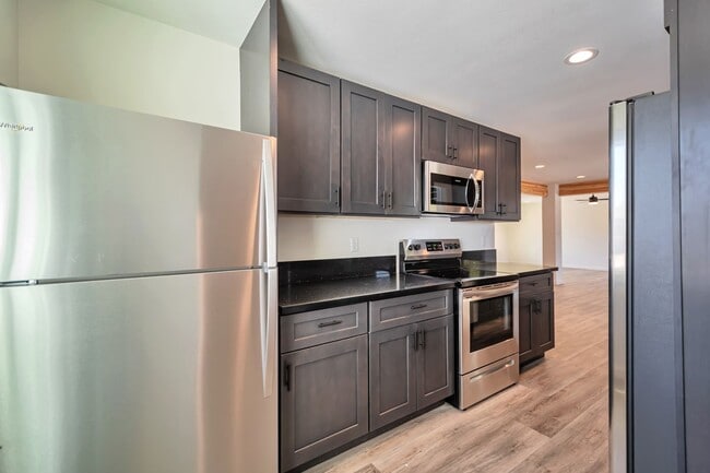 Building Photo - Huge 2 Story Home in Prime ASU neighborhood