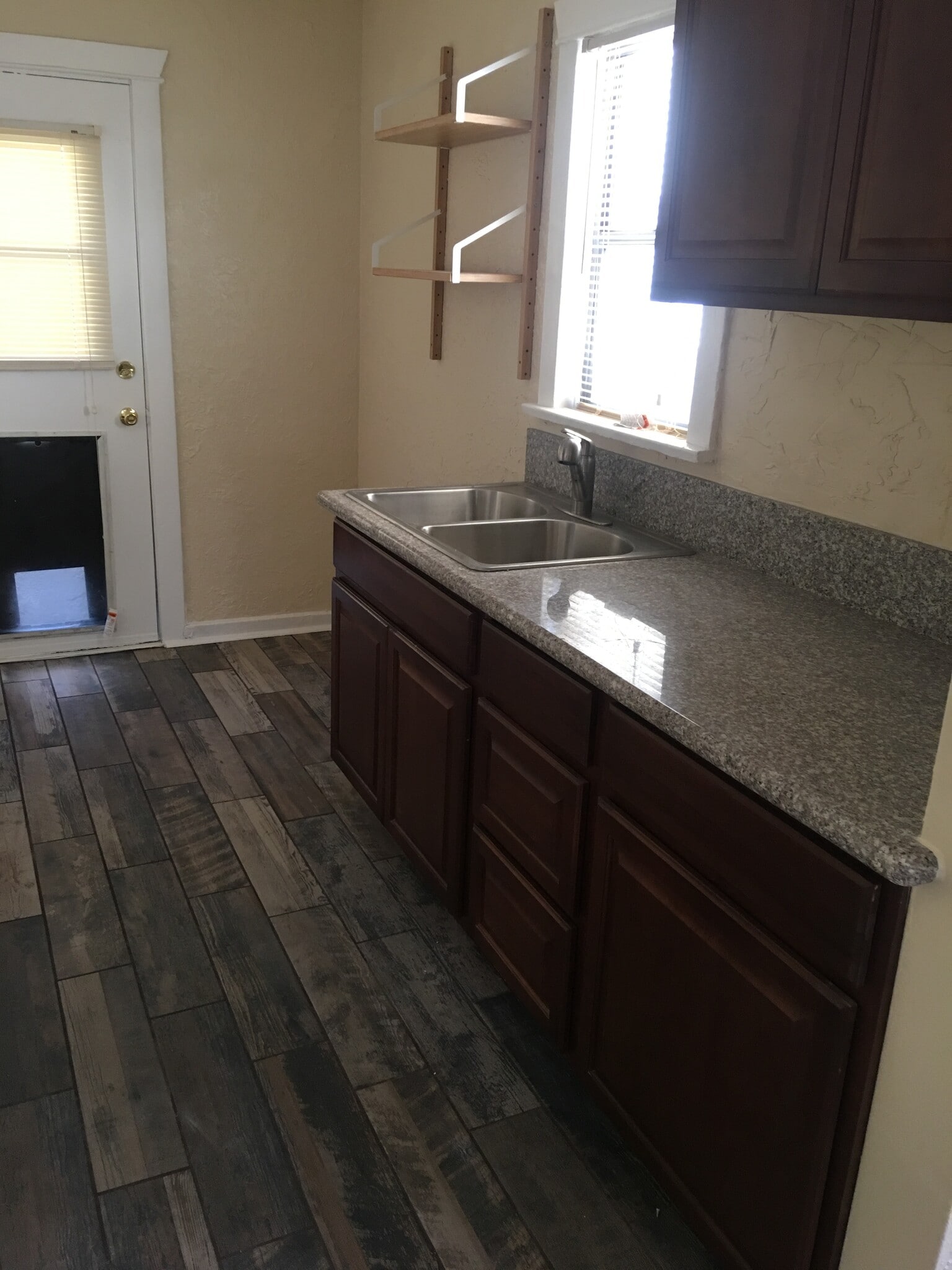 Building Photo - 5031 Bakman Ave