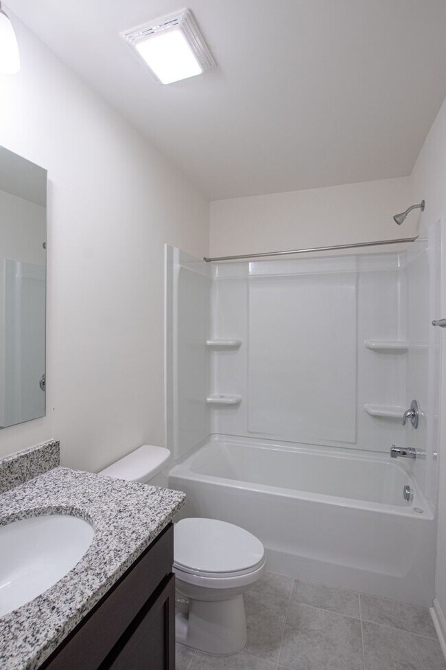 Building Photo - BEAUTIFUL 3BD/2.5BTH Townhome - Belmont - AUGUST 2026 MOVE IN