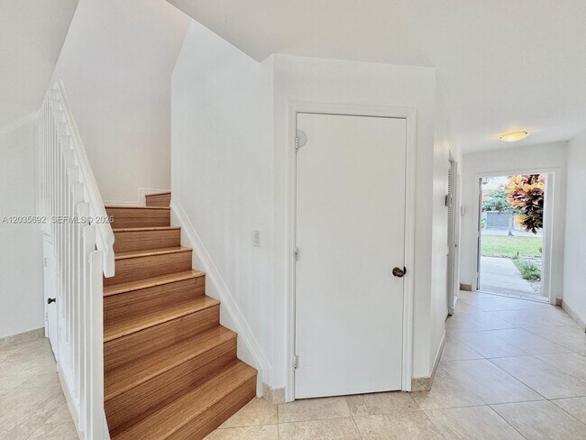 Building Photo - 1415 SW 110th Way