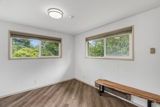 Building Photo - 3612 Seabreeze Ave