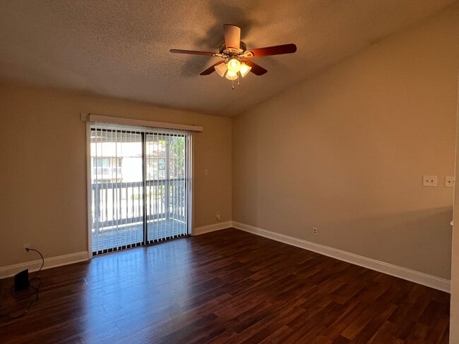 Building Photo - 2 Bedrooms w/ Scenic View