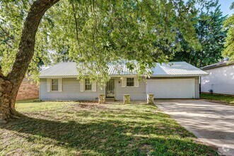 Building Photo - Charming 3 Bedroom House in Springfield!