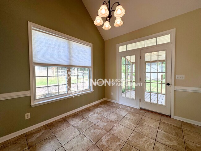 Building Photo - 4 Bedroom Home Near Birkdale Village