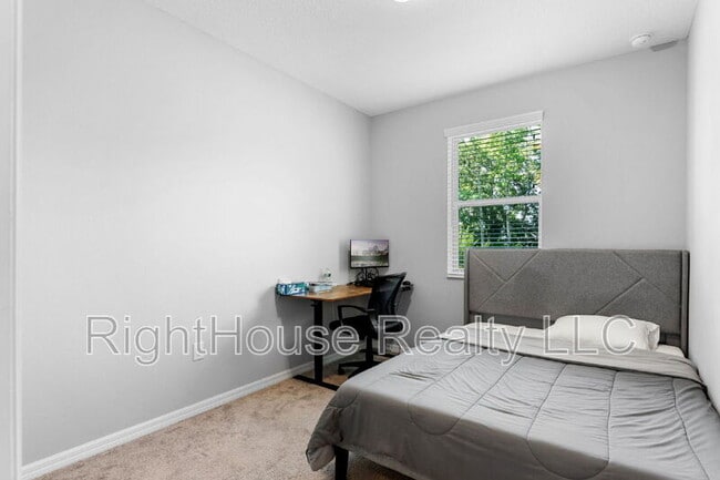 Building Photo - 323 Rustic Loop