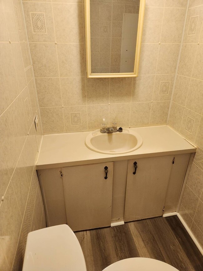 Building Photo - 180 Dixon Rd