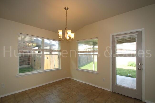 Building Photo - Your Dream Home Awaits on Raeburn Court!