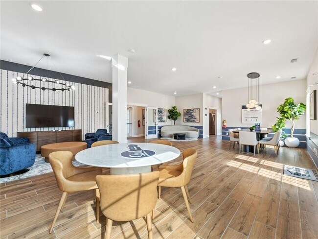 Building Photo - 2576 Double Oak Trl