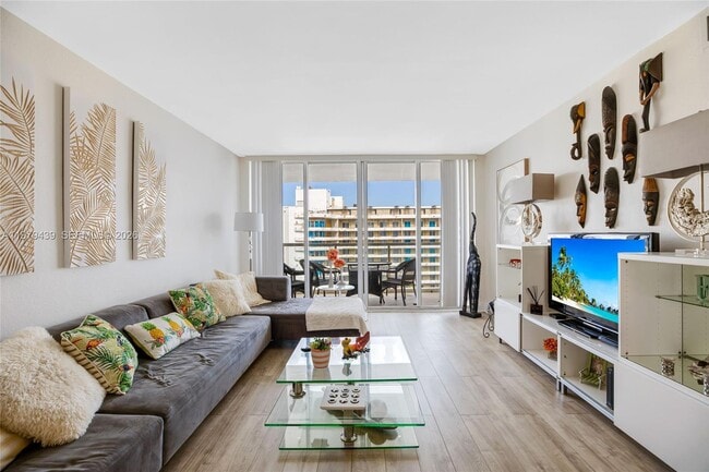 Building Photo - 5600 Collins Ave