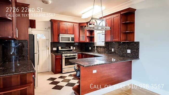 Building Photo - 2726 22nd St