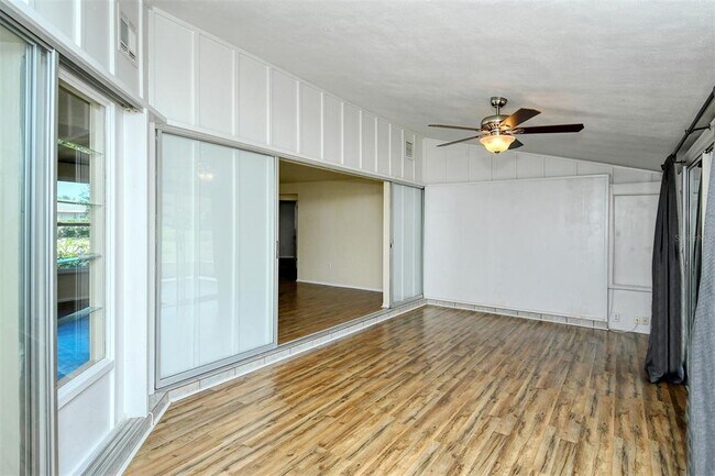 Building Photo - 2512 Post Rd