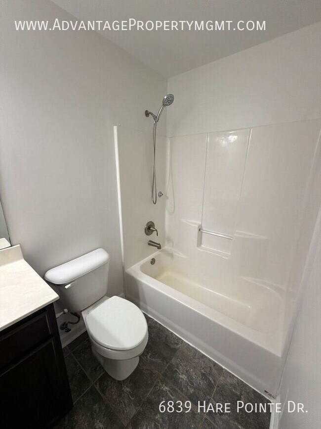 Building Photo - 6839 Hare Pointe
