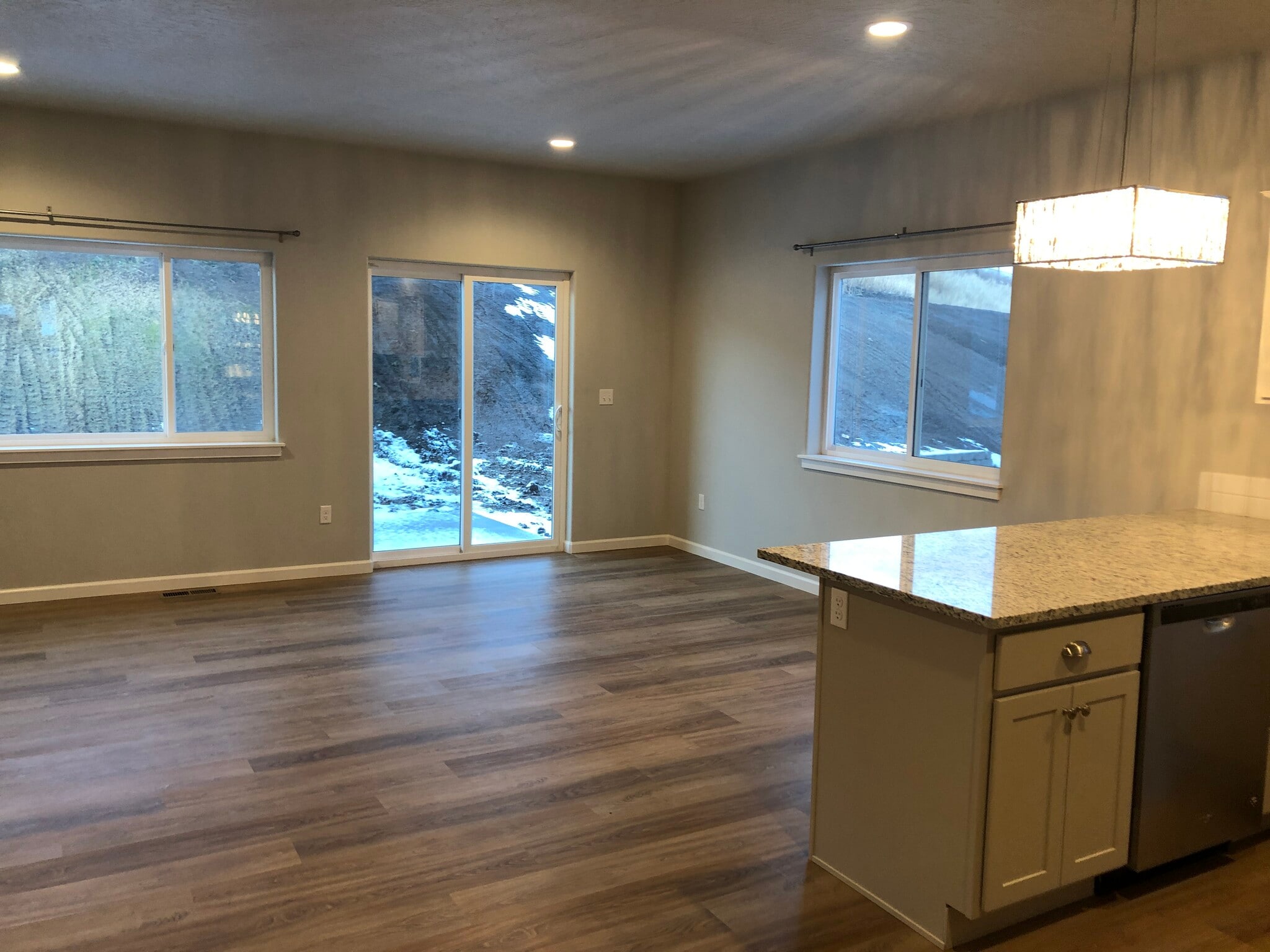 Building Photo - 1358 SW Center St