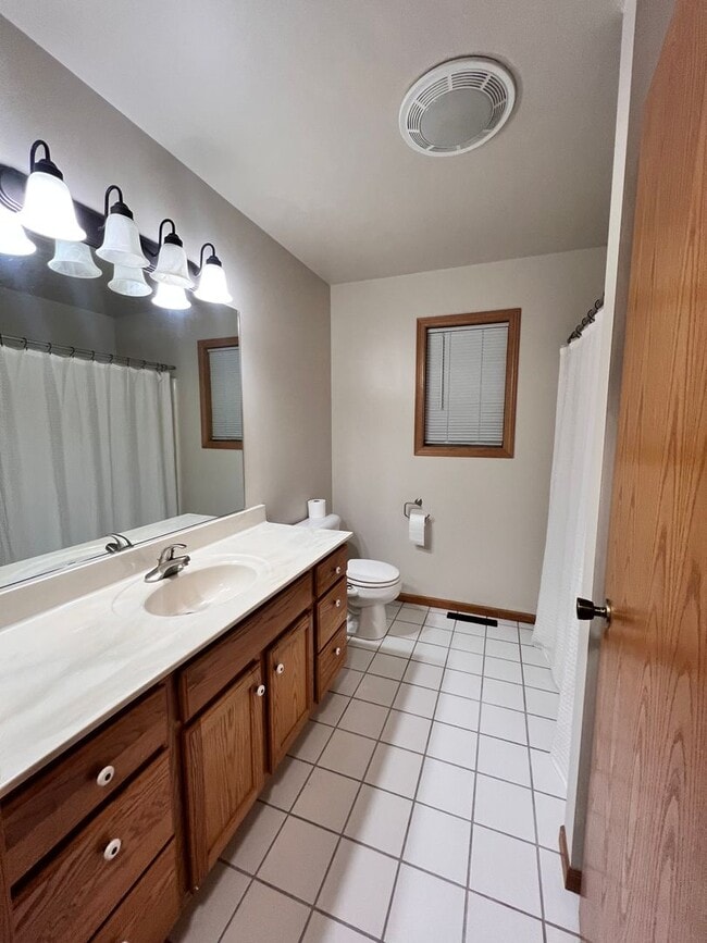 Building Photo - Large 3 bedroom available soon!