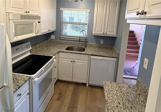 Building Photo - 180 Turtle Lake Ct