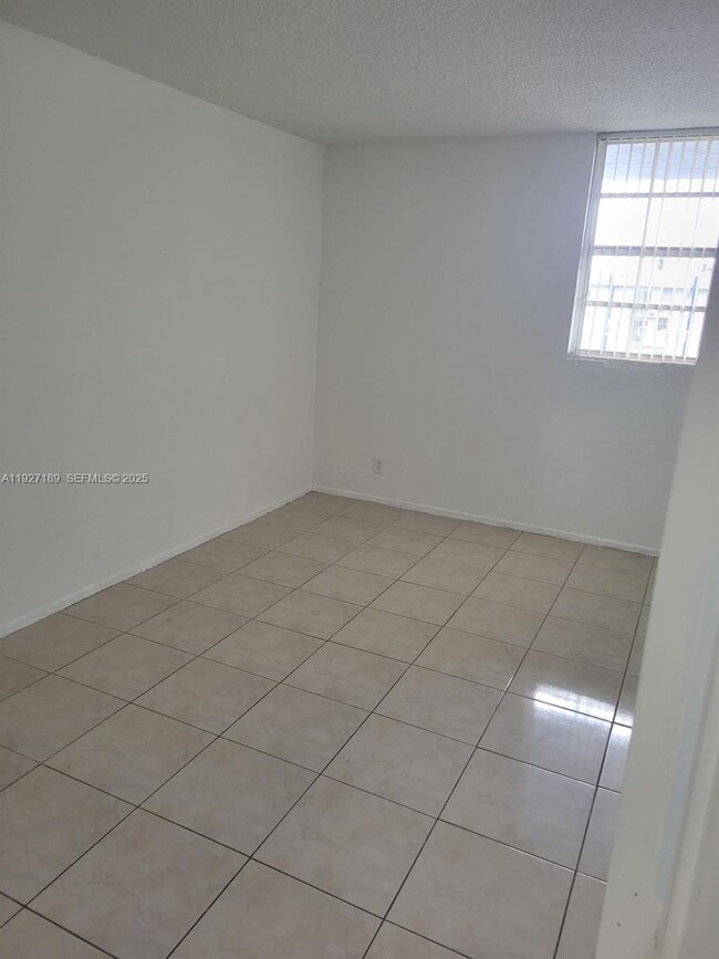 Building Photo - 4550 NW 9th St