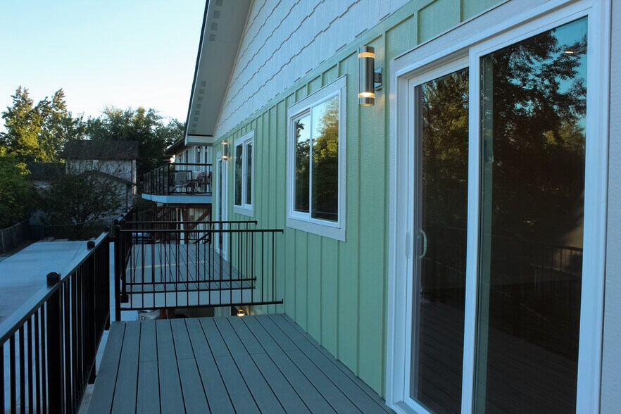 Building Photo - 2417 Snyder Ave