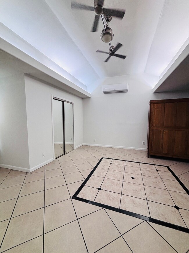 Building Photo - 7618 Linden St