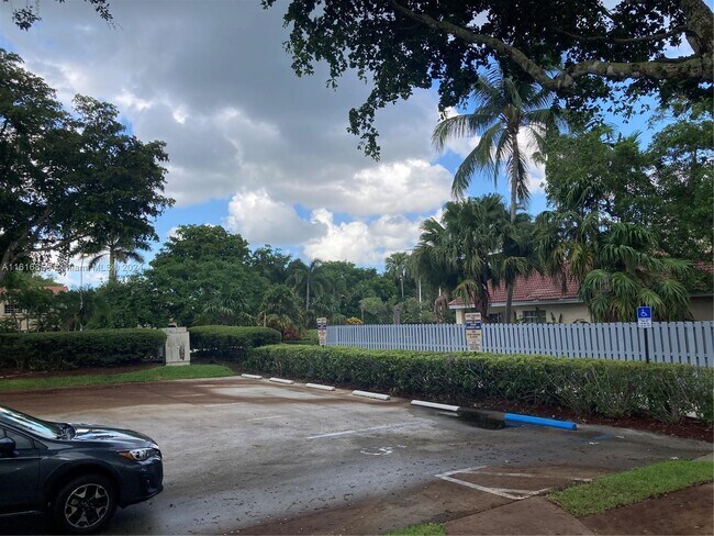 Building Photo - 1450 Springside Dr