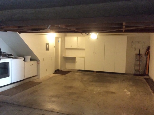 2 car private garage - 824 16th St
