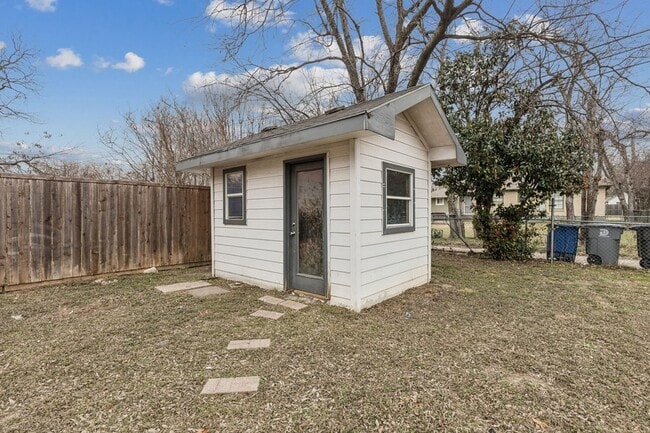 Building Photo - 10710 Joaquin Dr