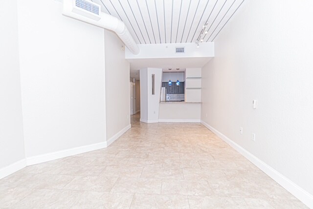 Building Photo - 2320 W Azeele St