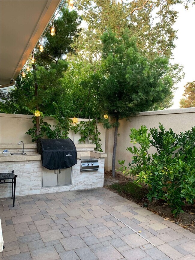 Building Photo - 166 Willowbend