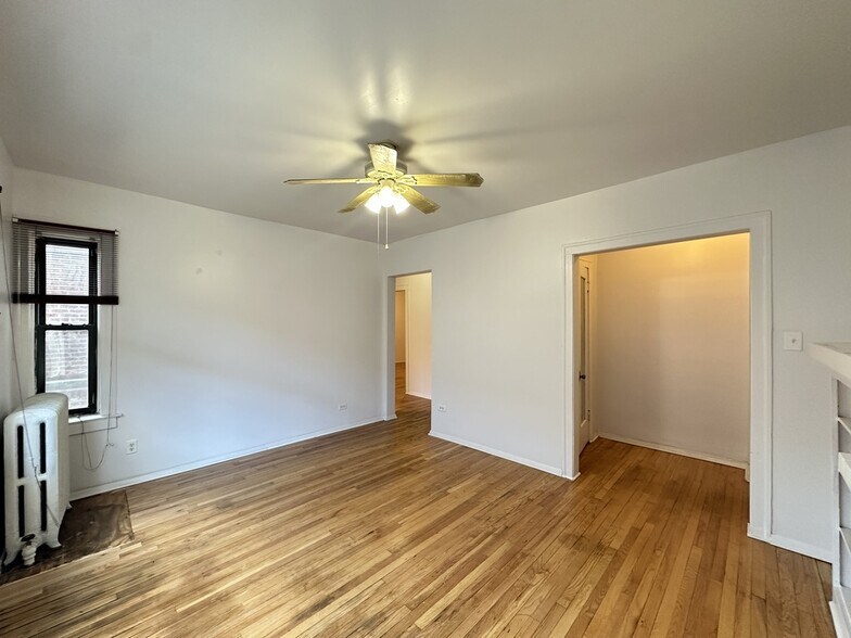 Building Photo - 7149 S Constance Ave