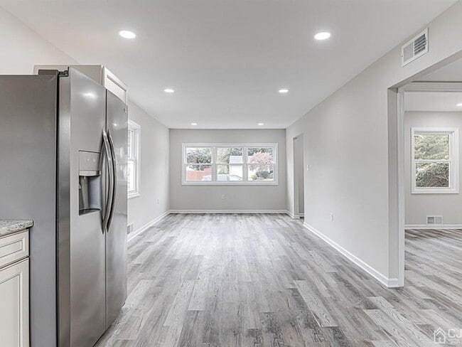 Building Photo - 19 Melville Rd